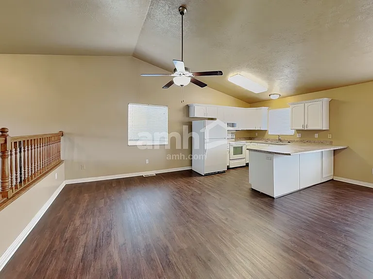 1251 S 820 W — Photo 5