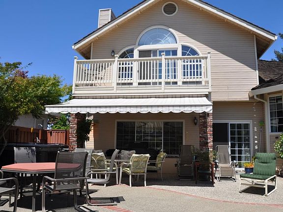 4th image of 855 Cobble Cove Ln