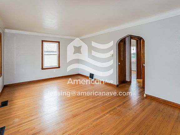 1482323_002_living_room_14068182.jpg