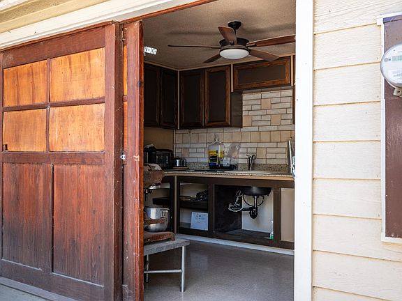 5th image of 3024 Dakota Ave