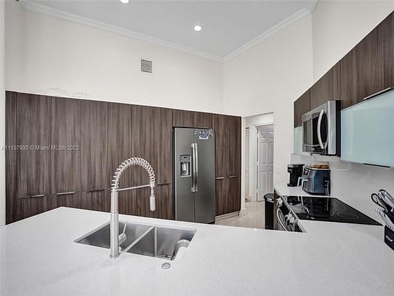 4th image of 306 Egret Ln