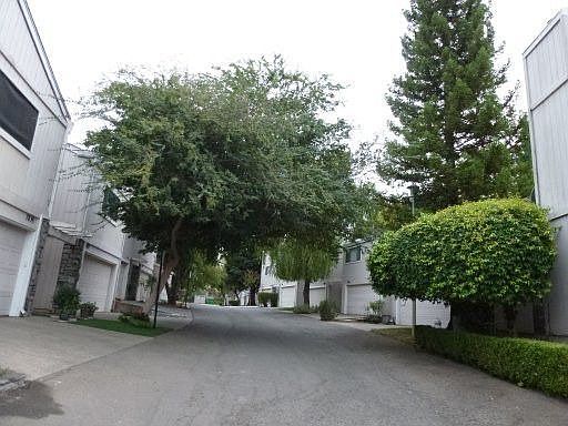 2nd image of 7841 Windsor Ln