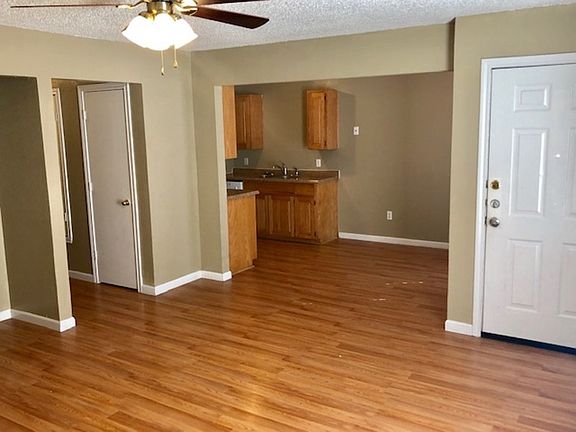 4th image of 614 Race St APT A