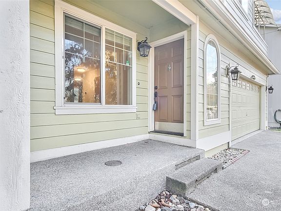 2nd image of 16001 92nd Avenue E