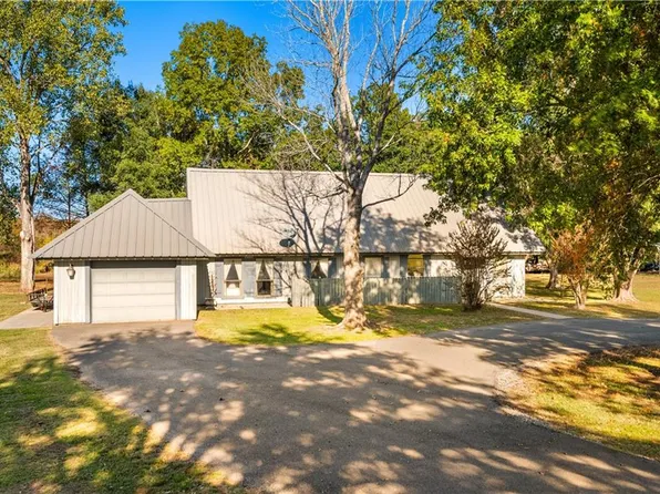 456 Riverview Dr, Natchez, LA 71456