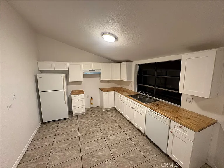 1396 Garnet Ave — Photo 4