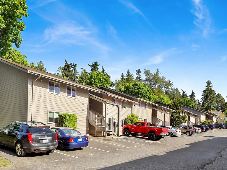 1060 York St — Photo 24