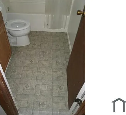 1727 Military Ave — Photo 3
