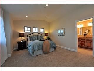 3rd image of 108 Bungalow Te
