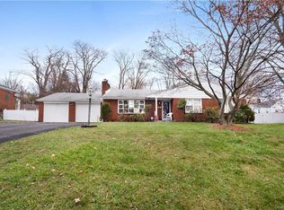 14 Mandigo Pl, Newburgh, NY 12550
