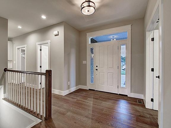 4th image of 5041 Hester Ct