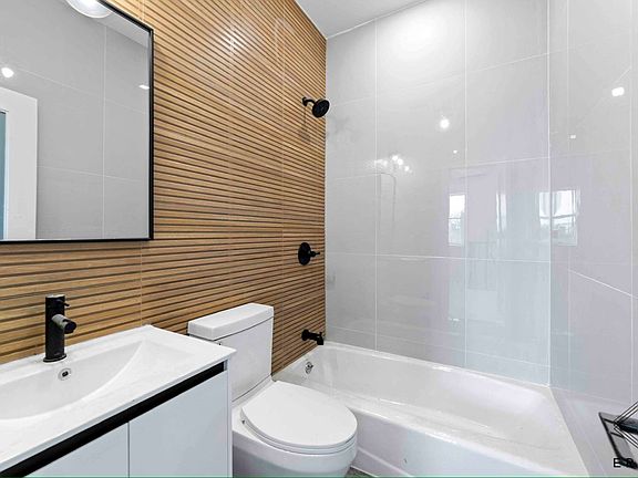 5th image of 1541 Dean St #307