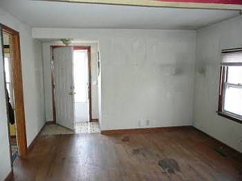 4th image of 5535 Clark St