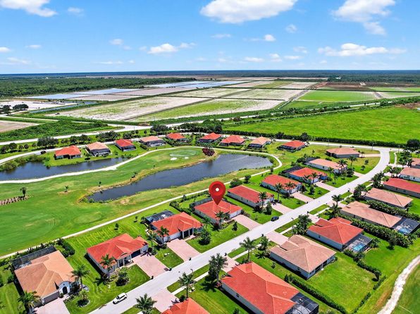 18725 Lake Hammock Dr, Naples, FL 34114