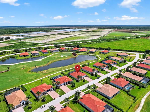 18725 Lake Hammock Dr, Naples, FL 34114