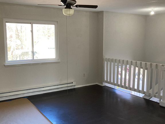 3rd image of 273 Phillips Ave