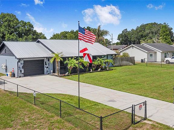 3rd image of 2426 View Way