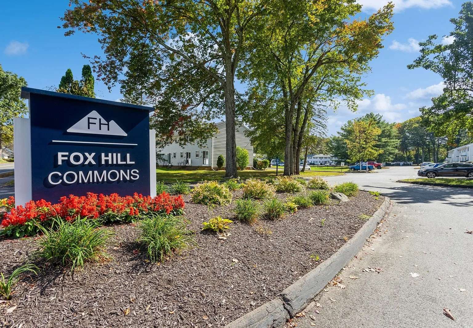 Fox Hill Commons — Photo 1