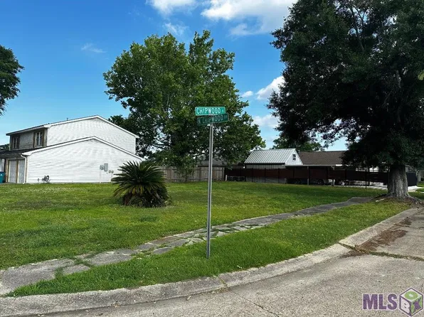 21970 N Chipwood Dr, Harvey, LA 70058