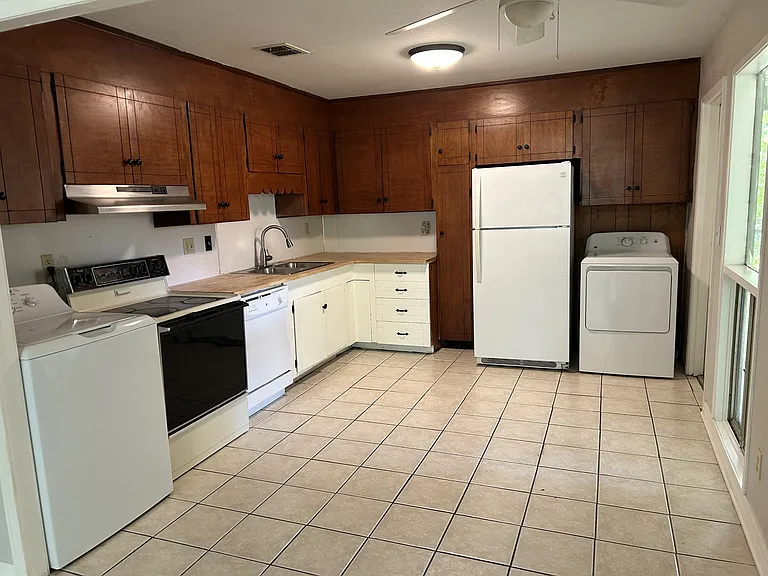 851 Willow Dr — Photo 8