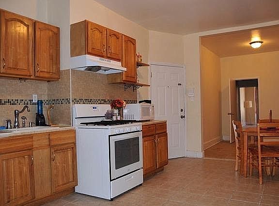2nd image of 35 Manhattan Ave #2