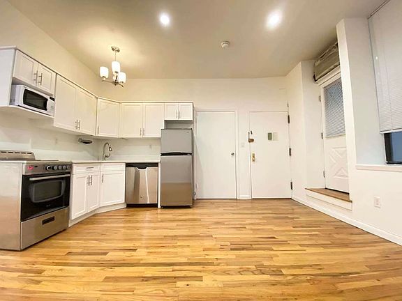 3rd image of 114 E 28th St APT 2C