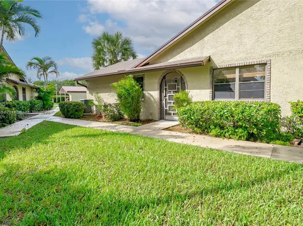 23370 Barlake Dr, Boca Raton, FL 33433