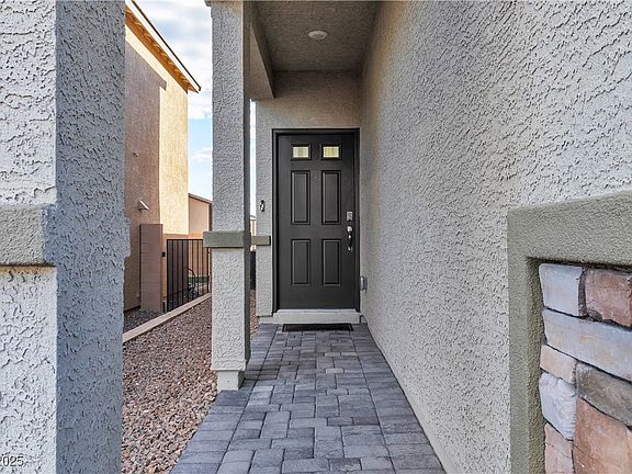 2nd image of 10931 Cambridge Lakes Ave