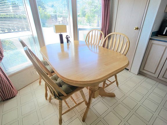 4th image of 321 Yorkton Ave #12