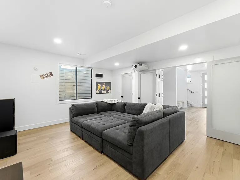 11716 S Meeks Ct — Photo 10