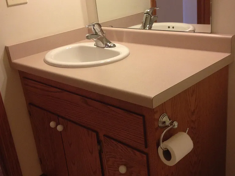 1st floor 1/2 bath