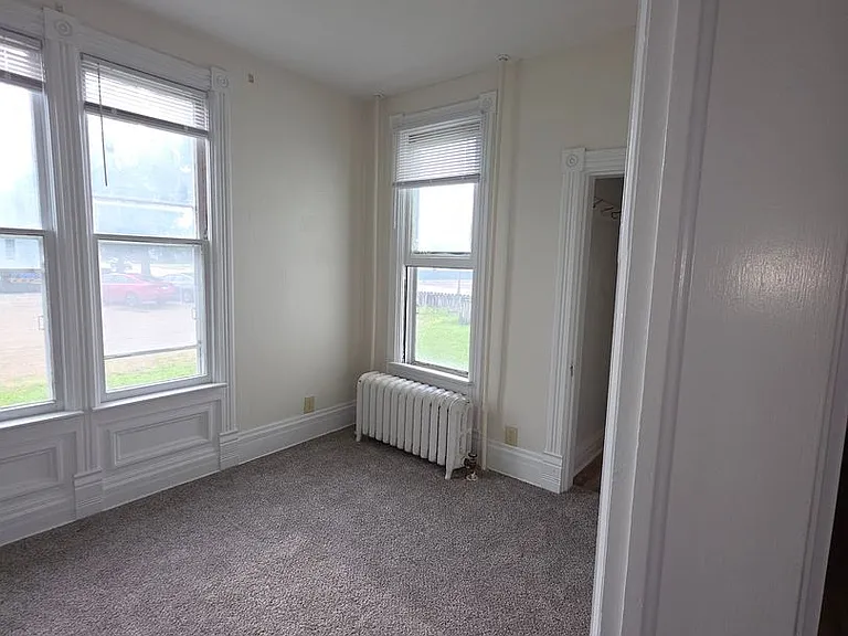 124 E Rose St — Photo 8