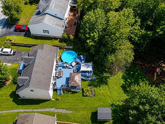 3rd image of 171 Garbrooke Drive