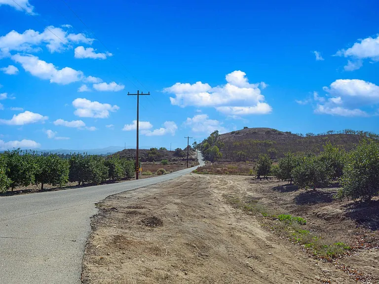 1057 E La Loma Ave — Photo 70