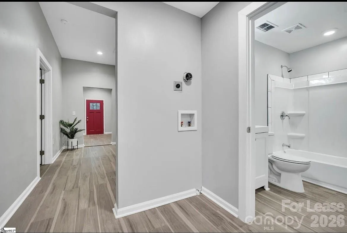 3 bed, 2.0 bath, 1430 sqft, $1,550 — Photo 4