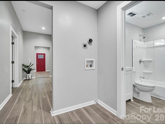 5th image of 426 Arch St