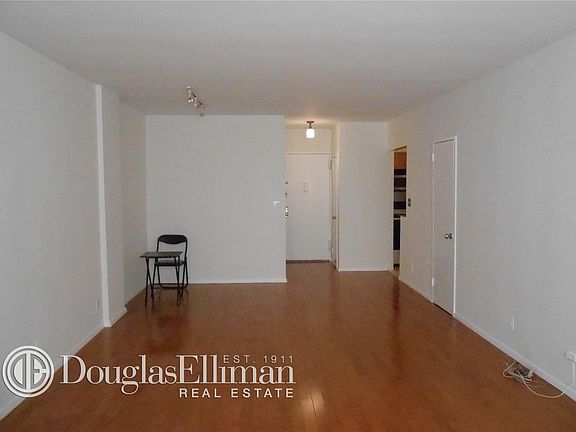 4th image of 235 W 70th St APT 1F