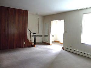3rd image of 412 W Dubois Ave