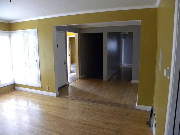 5th image of 3818 Carmona Ave