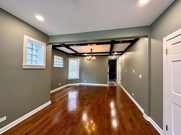 5th image of 5929 W Ohio St #1
