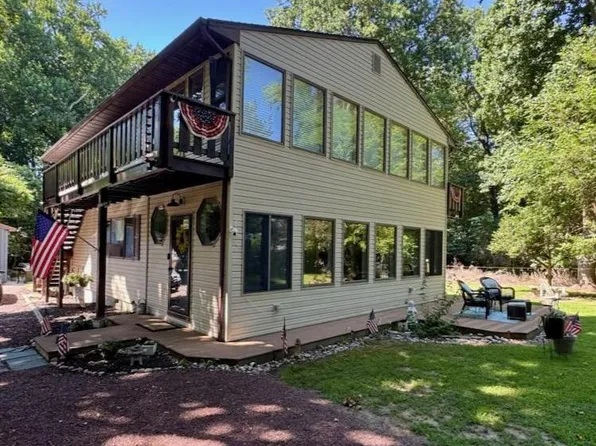 16 Kent Ave, Earleville, MD 21919