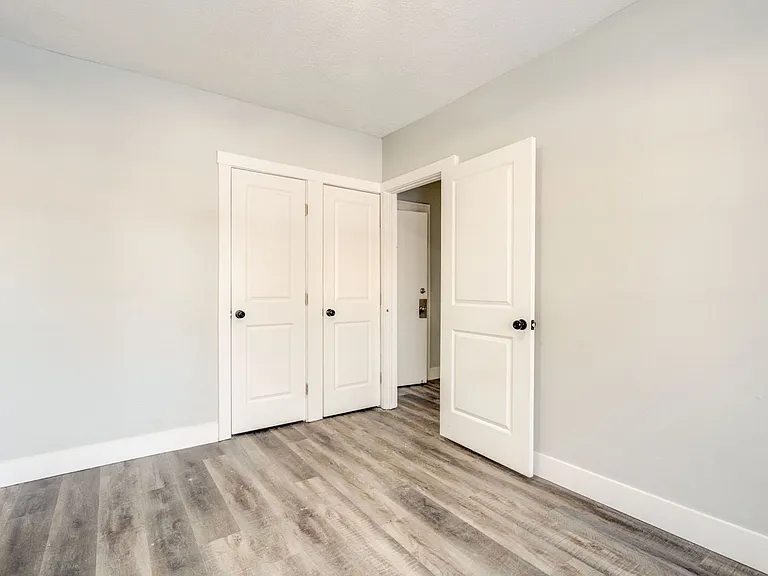 3209 Archwood Avenue 3773 West 33rd St — Photo 22