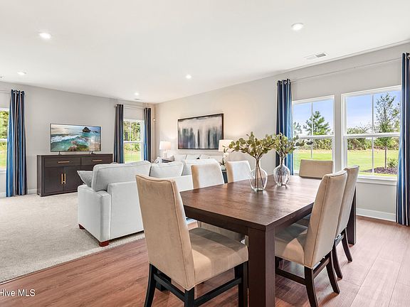 5th image of 227 Market Garden Drive N #227