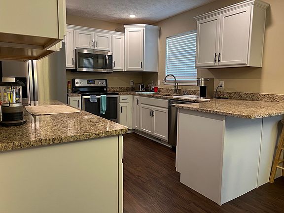 4th image of 4012 W Park Drive