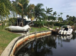 801 Apple Tree Ln, Boca Raton, FL 33486