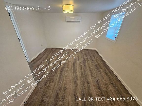 4th image of 461 Godfrey St Unit 5