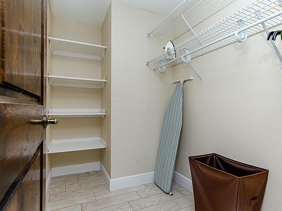 3rd image of 539 Hammock Dr
