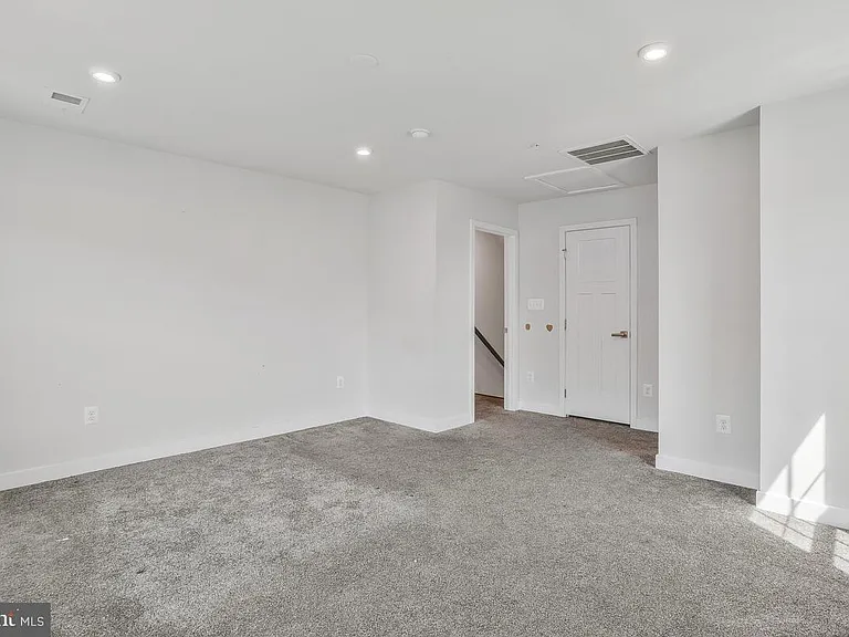 8100 Miner St — Photo 25