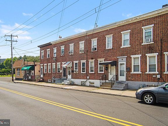 2nd image of 491 Pond St