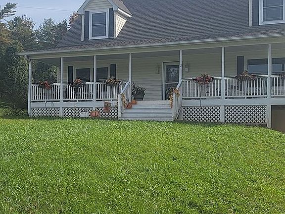 3rd image of 11 Vision Hill Dr